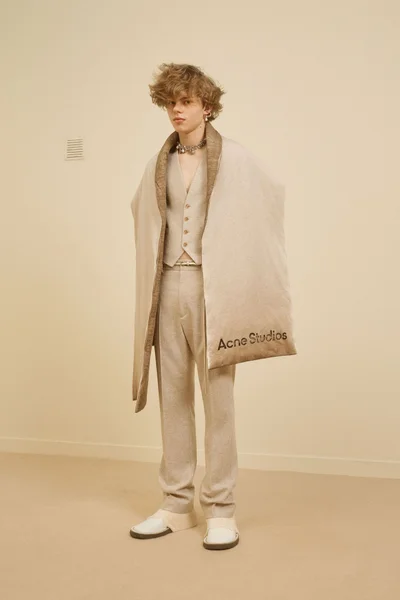 Look 4